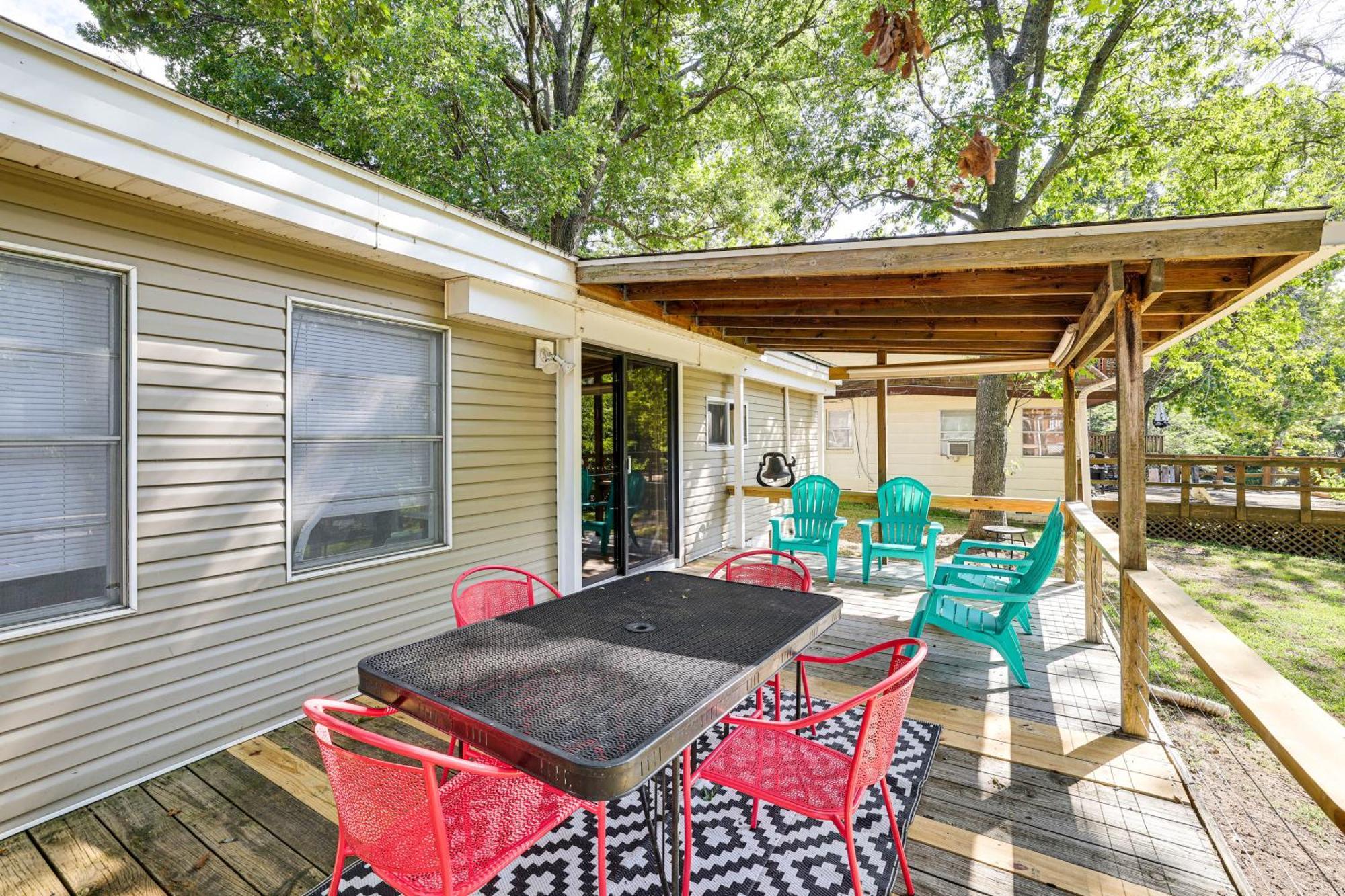 Grove Lakefront Cabin With Water And Dock Access! Exterior foto